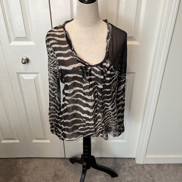 Elie Tahari pure silk size M top - Picture 3 of 15